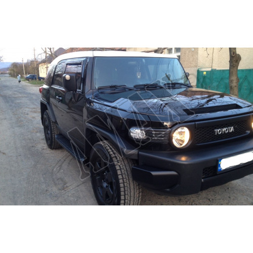 Передние поворотники (LED) в черном цвете на ЭФ ДЖИ Крузер_Toyota FJ Cruiser (2004-2015)