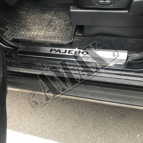 Накладки на пороги нержавейка (с логотипом) Митсубиси Паджеро Вагон_Misubishj Pajero Wagon IV (2006-2015)