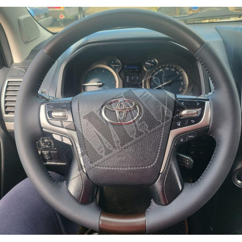 Руль черная кожа и темное дерево для внедорожника Toyota Land Cruiser 200