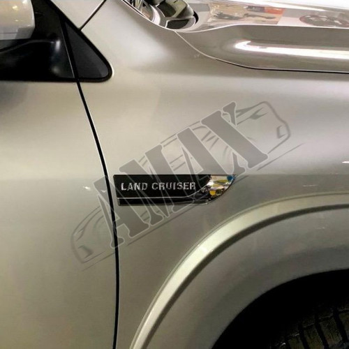 Надпись Land Cruiser/Land Cruiser Prado на боковые крылья автомобиля